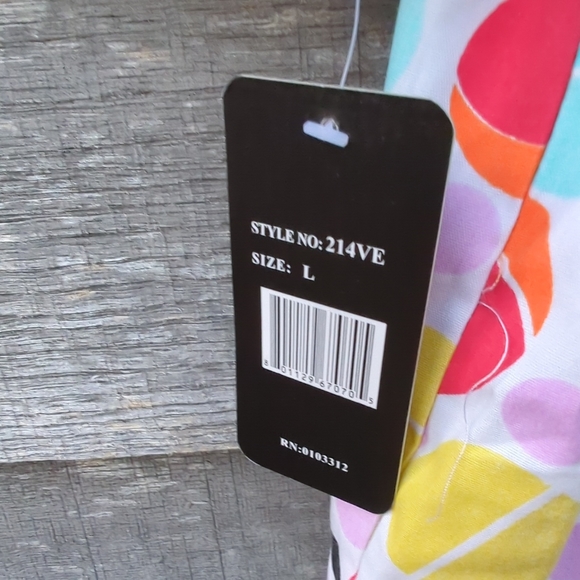 🆕🩺💉Medical Scrub Top 3 Pocket Just Love White Background Multi Color Circl… - Picture 7 of 9